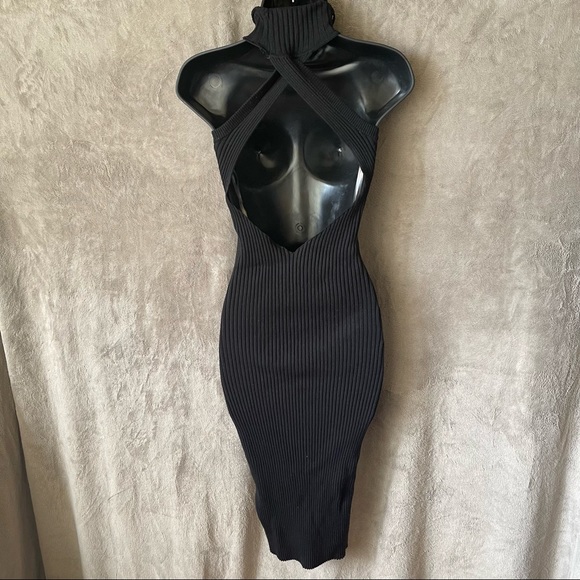 Windsor Black Open Back Sleeveless Turtleneck Sweater - Picture 10 of 13